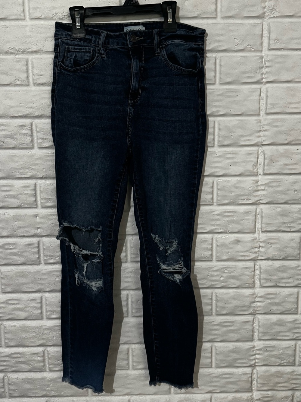 Cello Skinny Jeans Women’s 7 Distressed Raw Hem Medium Wash Denim